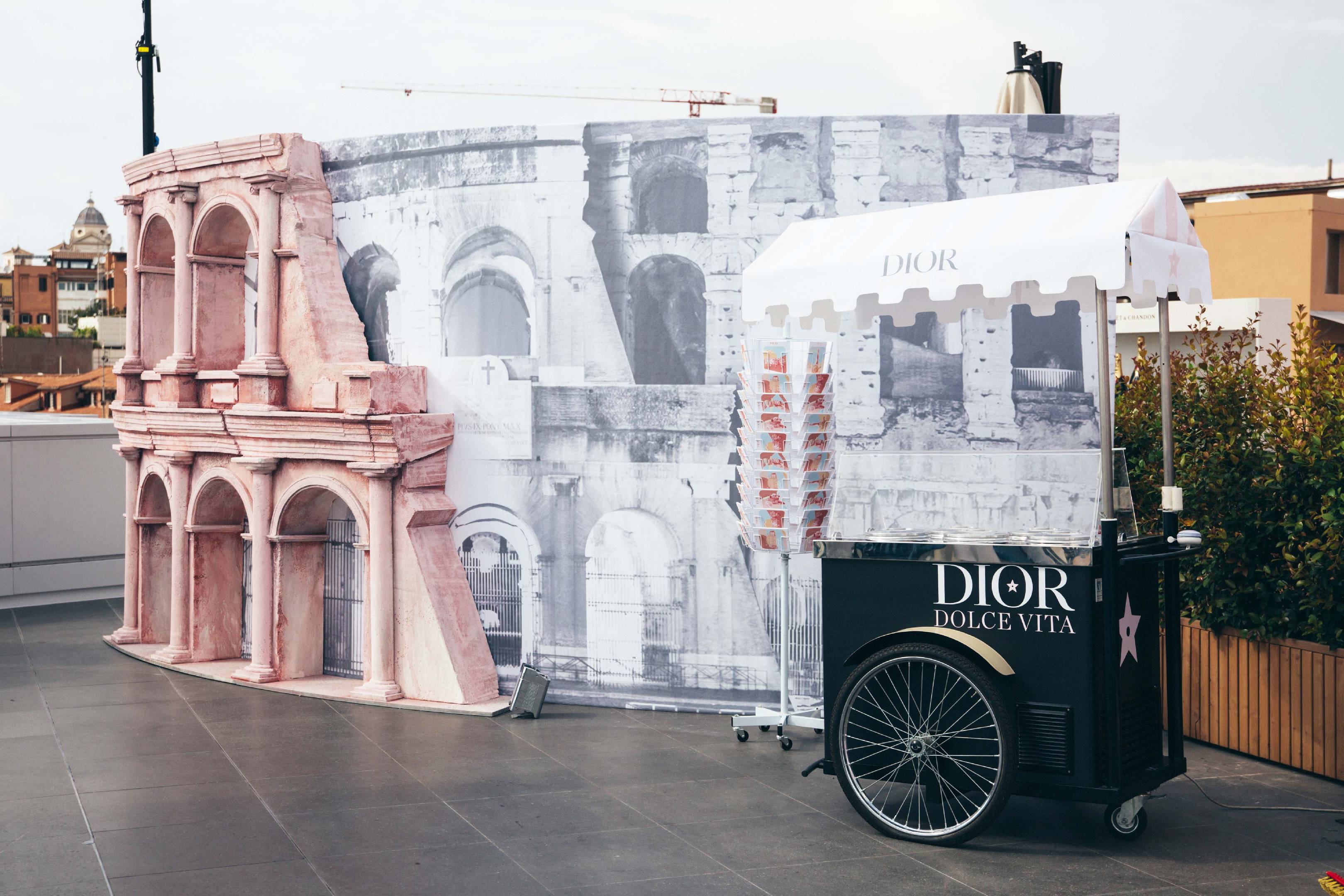 DIOR